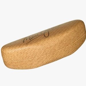 Maui Jim clam shell sunglass case. Brown. Small